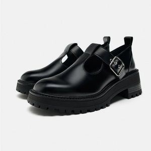 Brand new never worn Zara flats